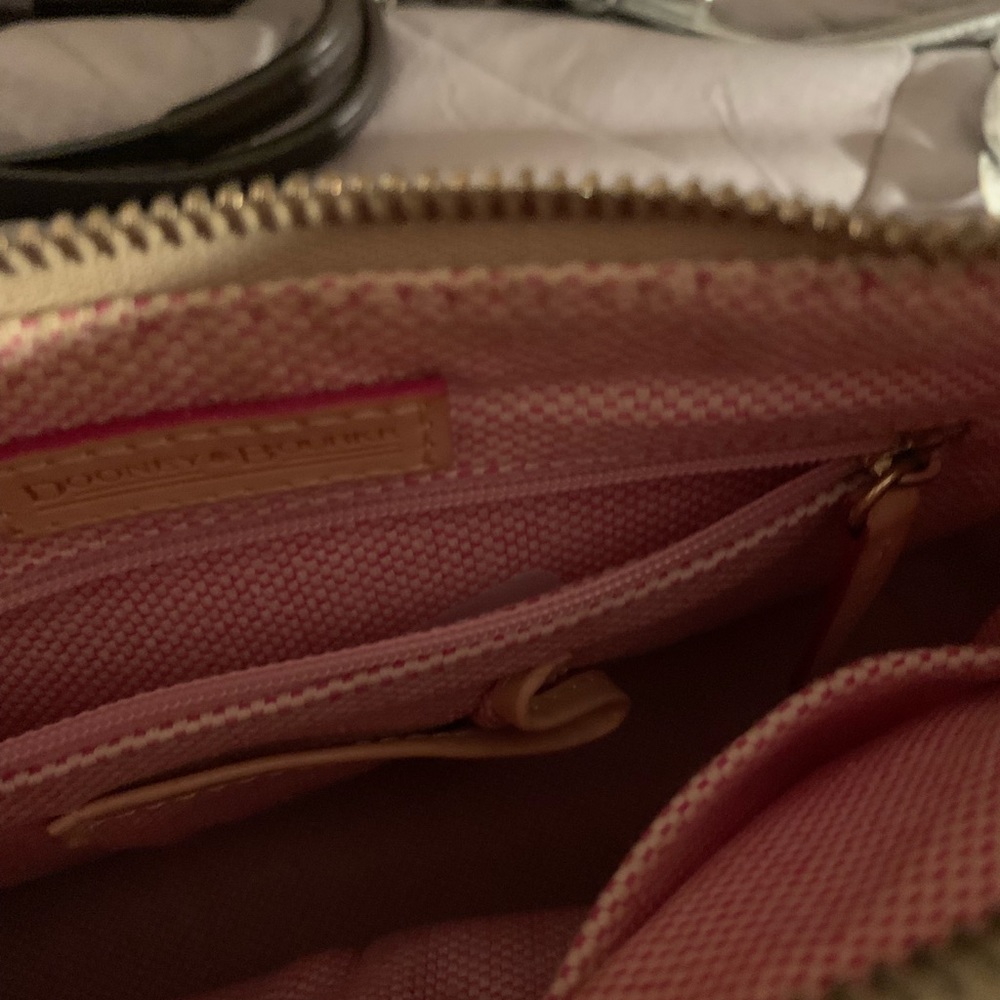 Handbag - Picture 2 of 3